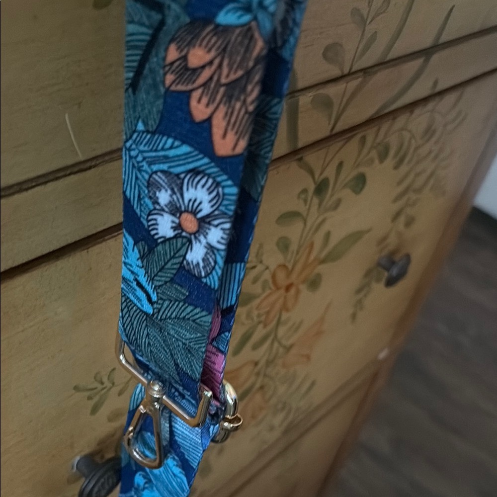 Floral Patterned Strap - Picture 2 of 4